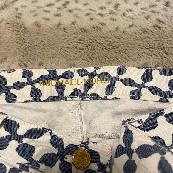 Michael Kors blue/white geometric skinny jeans size 2 - Picture 2 of 3